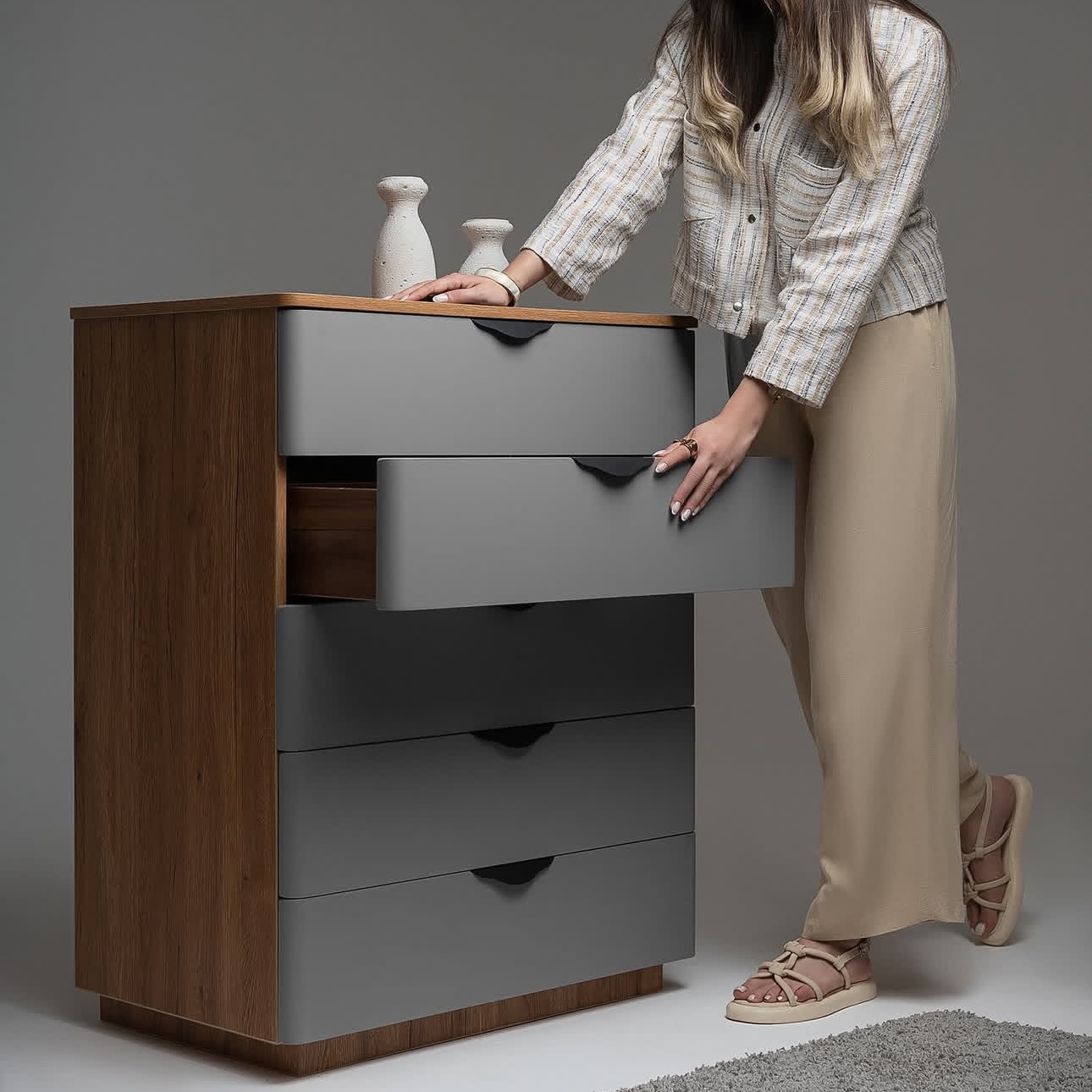 دراور آوین(مبلمان هرواک)